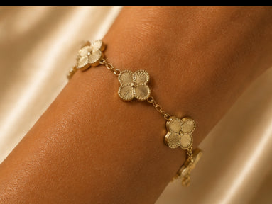 Full clover design bracelet