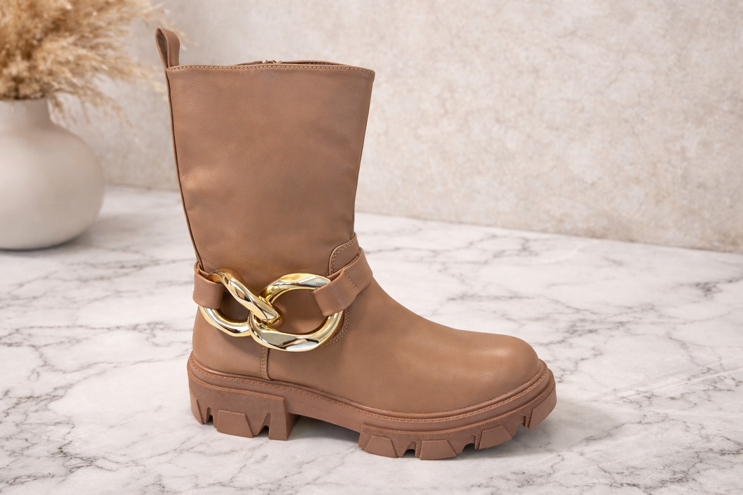Tan boot