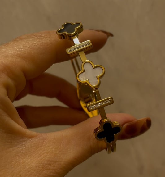 Clover bangle