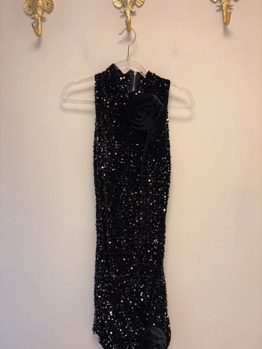 Black sparkle dress rose