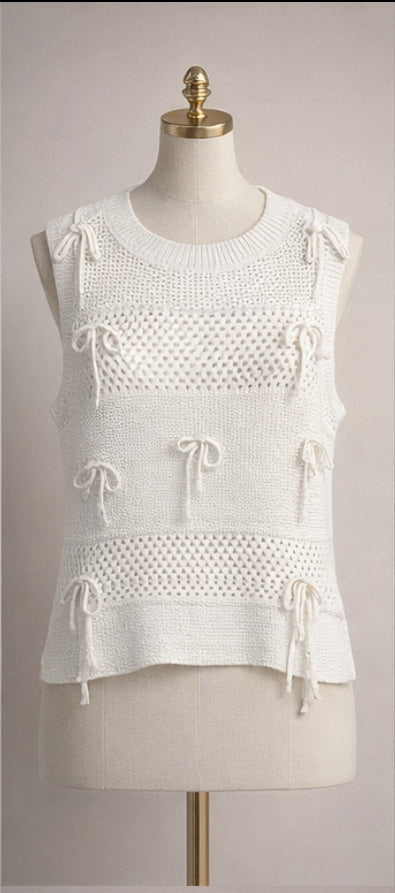 White knitted tank top
