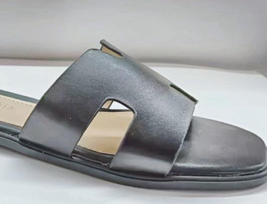Chic H sandal (black)