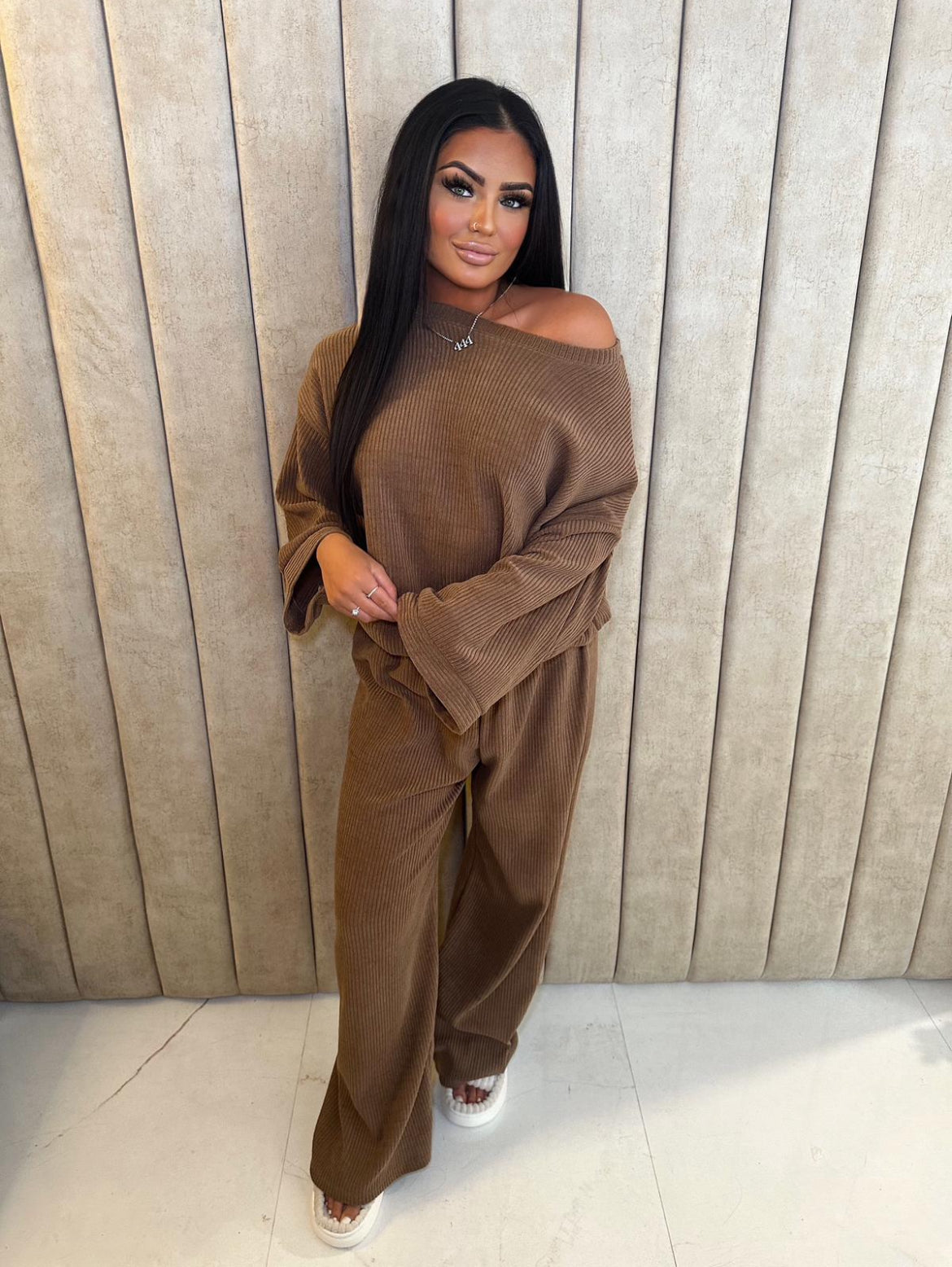 Thick knitted brown two piece