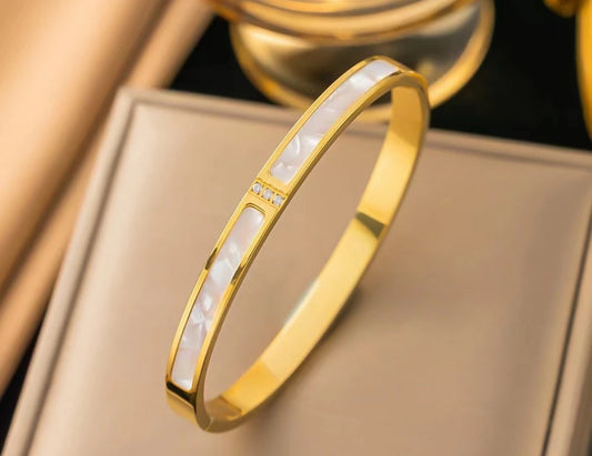Simple classic bracelet